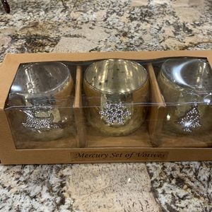 Holiday candleholder